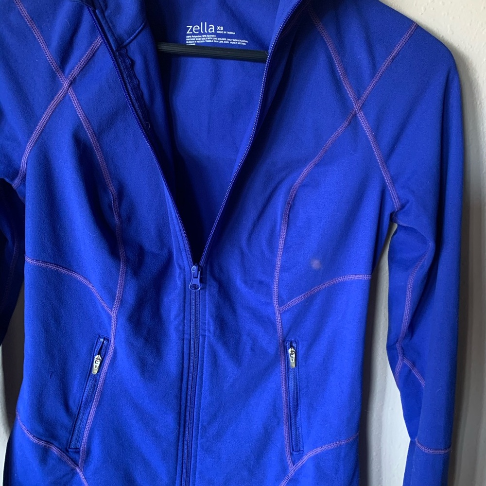 Zella Zip-Up - Picture 5 of 5